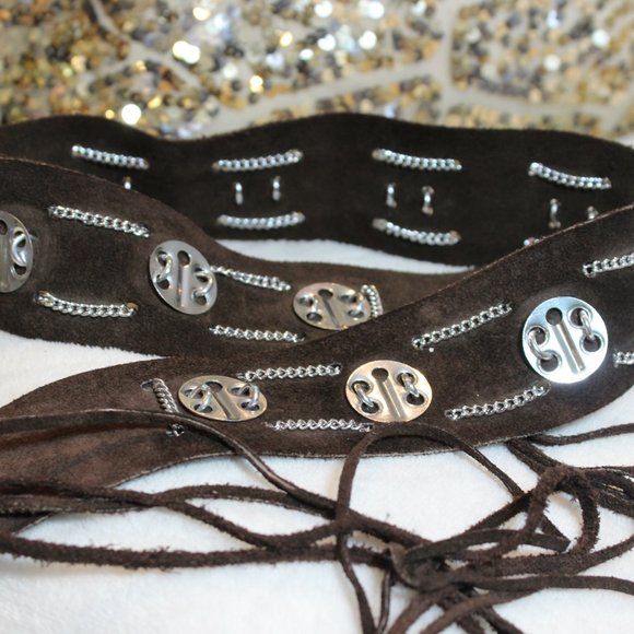 ??Vintage Brown suede & silver embellished belt